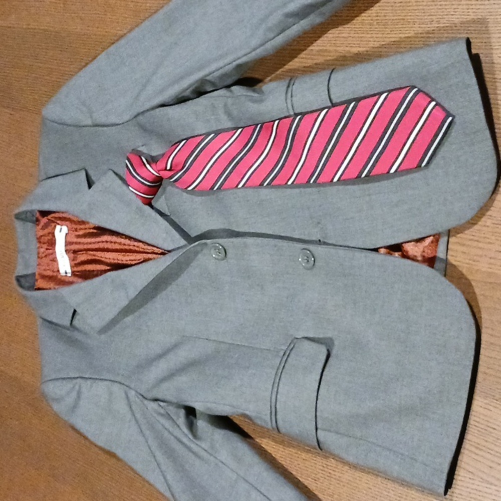 NWOT Boys Sports Coat Size 7. Tossing in New 👔 tie